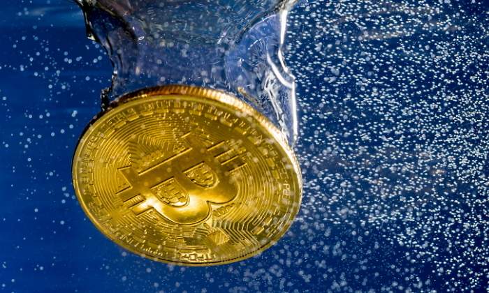 bitcoin-hundimiento-dreamstime.jpg