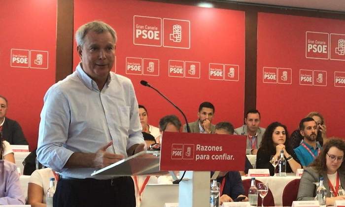 El consejero de Transportes del Gobierno canario Sebastin Franquis