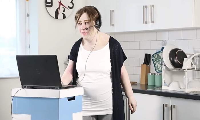 emma-teletrabajo-fellowes.jpg