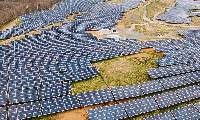 renovables-parque-fotovoltaico-ee-770x420.jpg