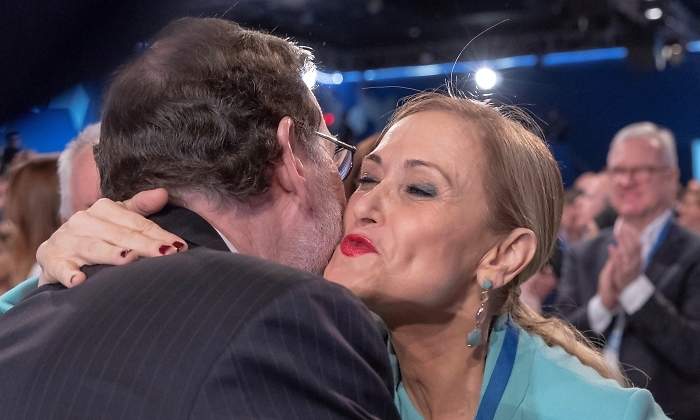 cifuentes-rajoy-convencion2018-efe.jpg