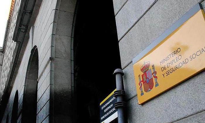 empleo-seguridad-social-puerta-ministerio-770.jpg
