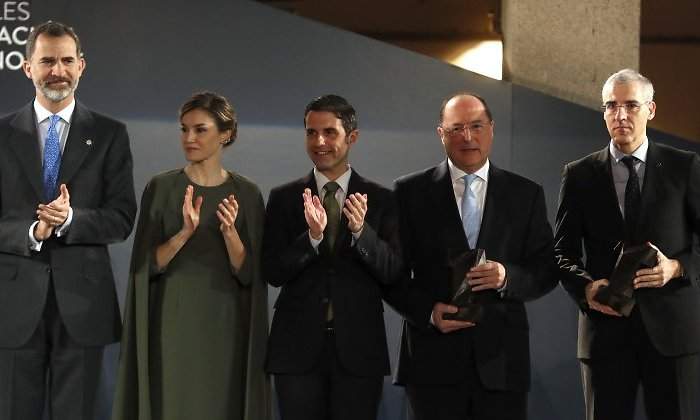 carlosmoropremios.jpg