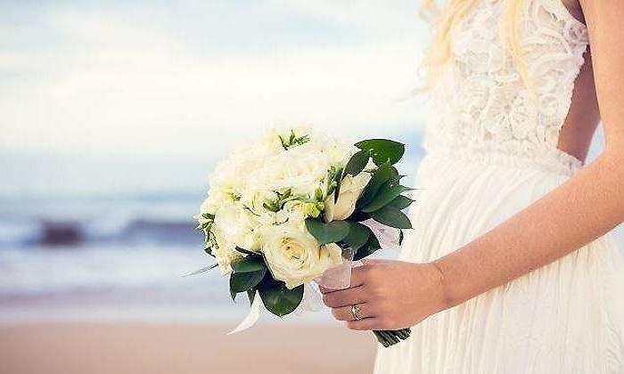700x420_novia-boda-flores-playa-770.jpg