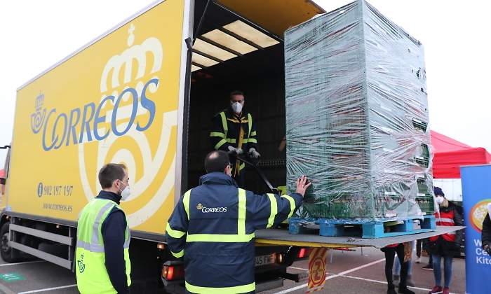 correos-camion-ayuda-ep.jpg
