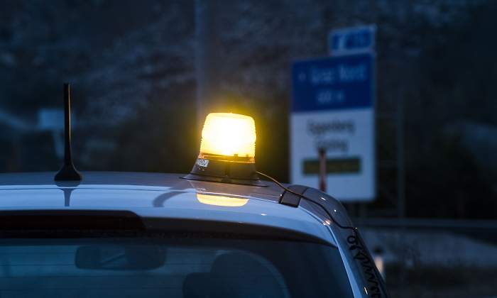 luz-emergencia-v16-coche-dreamstime.jpg