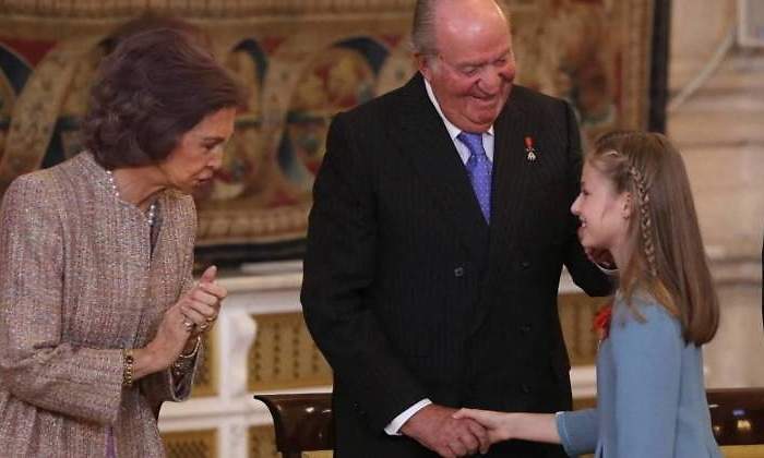 leonor-abuelos-confirmacion-770.jpg
