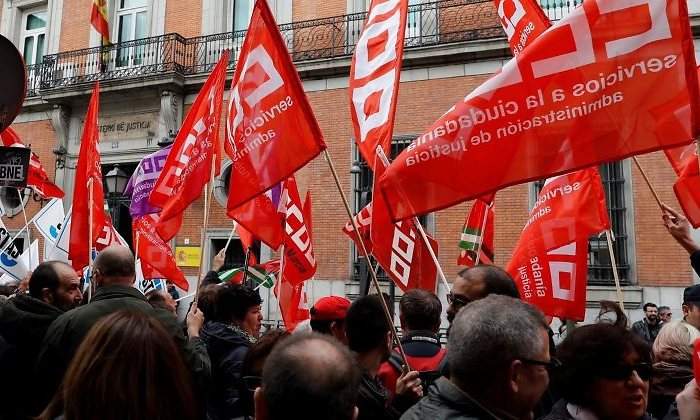ccoo-manifestacion-banderas-770-efe.jpg