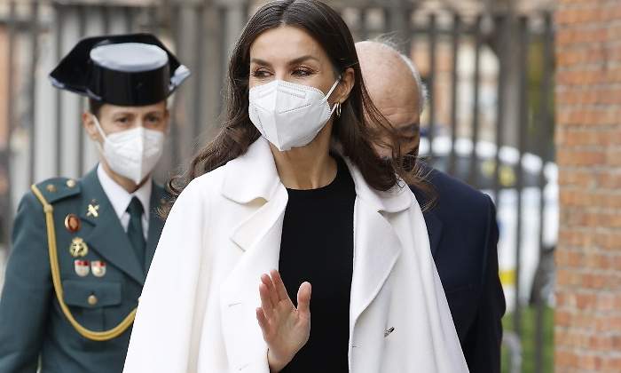 letizia-abrigo-blanco-770.jpg