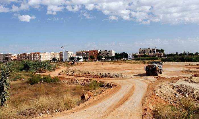 Vista de los trabajos de urbanizacin en el PAI de Quart donde ha invertido Castlelake GUILLERMO LUCAS