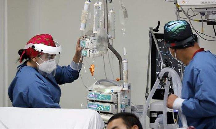 La-pandemia-colapsa-nuevamente-los-sistemas-y-dispara-las-muertes-en-America-EFE.jpg
