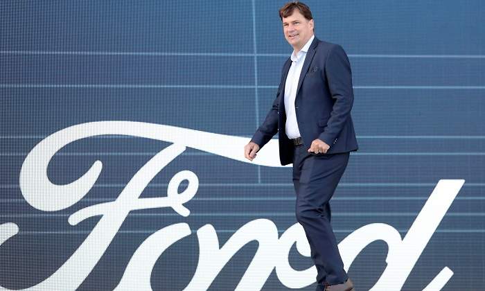 jim-farley-ford-2021.jpg