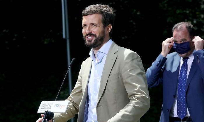 casado-acto-pp-pais-vasco-campana-ep.jpg