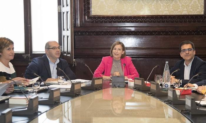 forcadell-mesa-parlament-6sept-efe.jpg