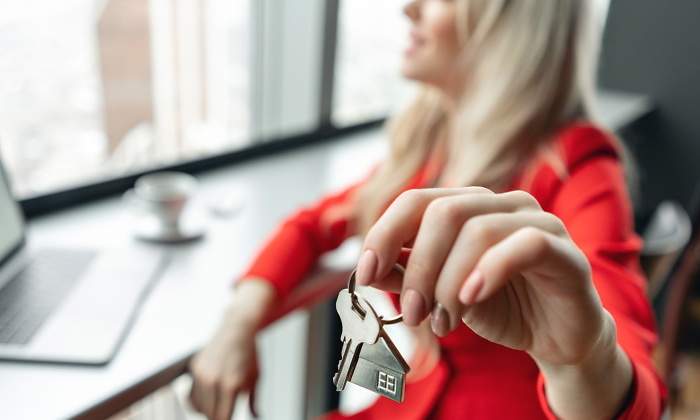 mujer-hipoteca-vivienda-dreamstime.jpg