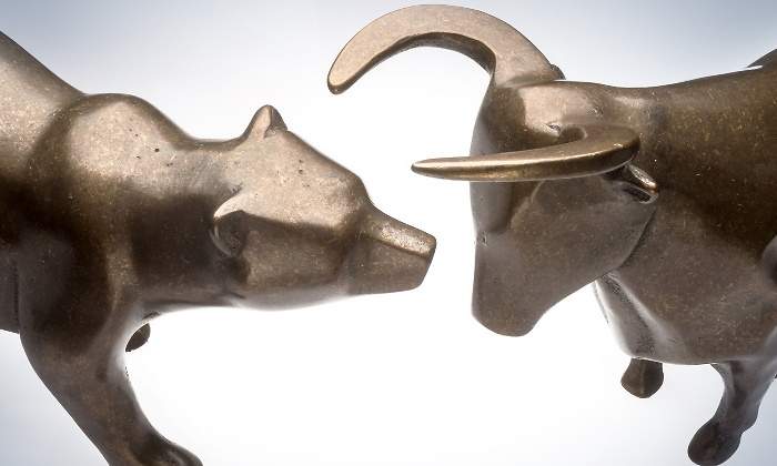 bolsa-mercados-oso-toro-figuras-metal-alcistas-bajistas-enfrentados-getty-770x420.jpg