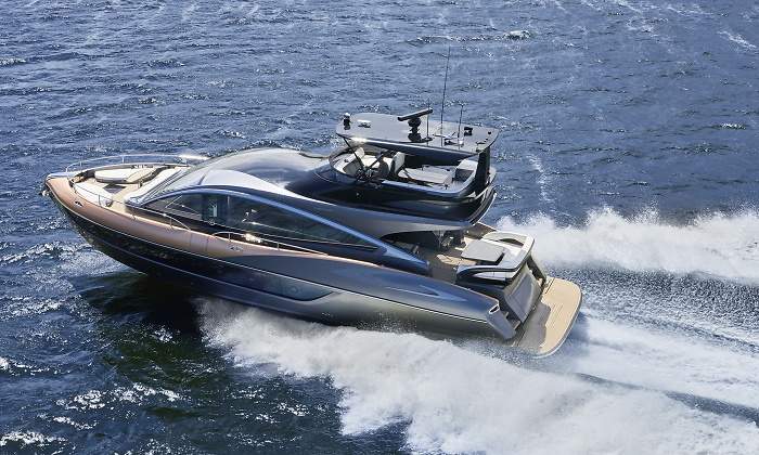 yate-lexus-1.jpg