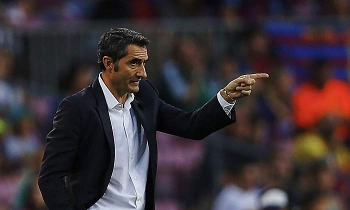 Valverde-senala-2017-EFE-CampNou.jpg