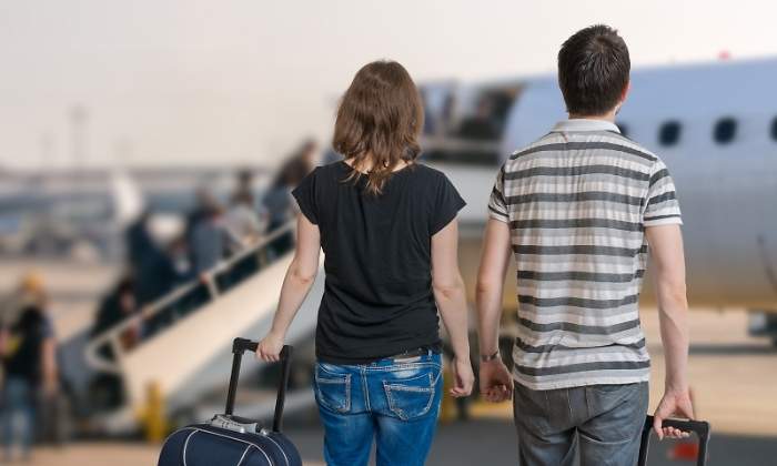avion-pasajeros-dreamstime-maletas.jpg