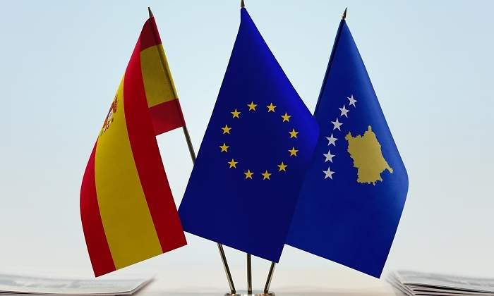 espana-kosovo-ue-banderas-dreamstime.jpg