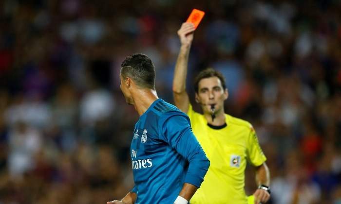 CR7-expulsion-CampNou-2017-reuters.jpg