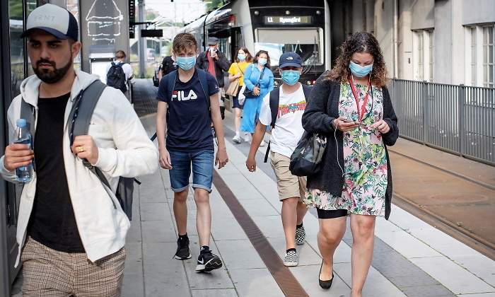 coronavirus-dinamarca-tren-mascarillas-reuters.jpg