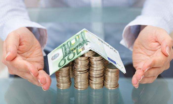 vivienda-dinero-manos-770-istock.jpg