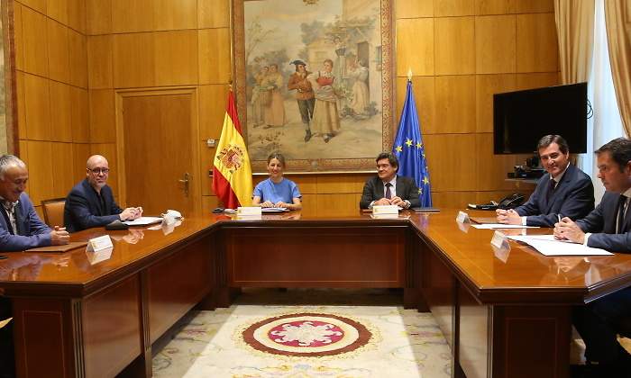 yolanda-diaz-escriva-reunion-erte-ep.jpg