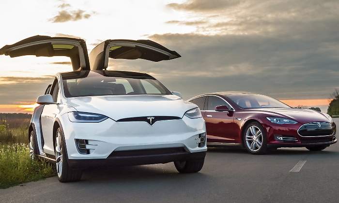Tesla-dreamstime.jpg