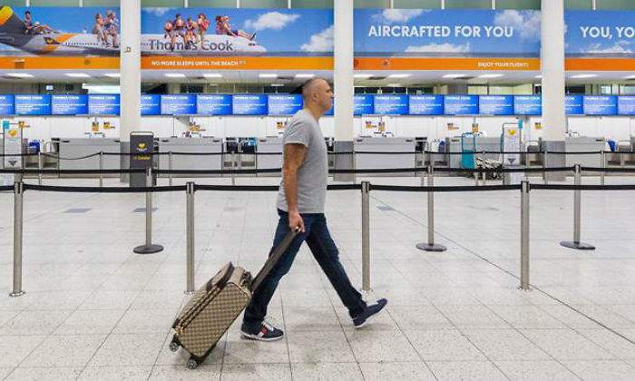 thomas-cook-aeropuerto-hombre-solo-efe.jpg