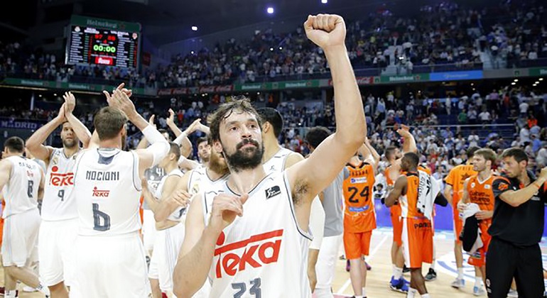 El Real Madrid y Valencia Basket.jpg
