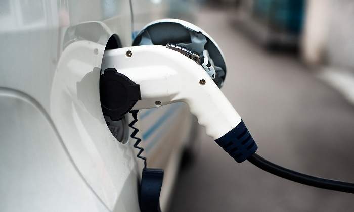 coche-electrico-dreamstime-04.jpg