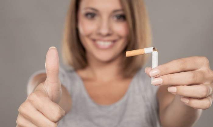 cigarro-rojo-mujer.jpg