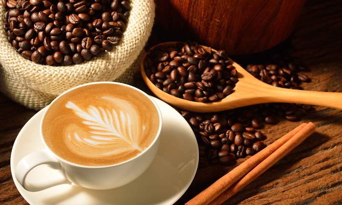 cafe-tension-dreamstime.jpg