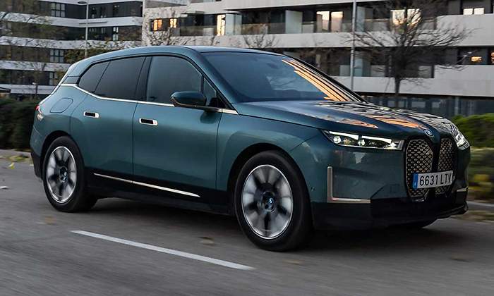 BMW iX
