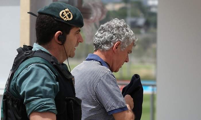villar-detenido-chaqueta-reuters.jpg