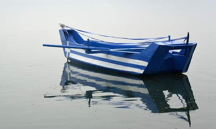 grecia-barco-naufraga.jpg