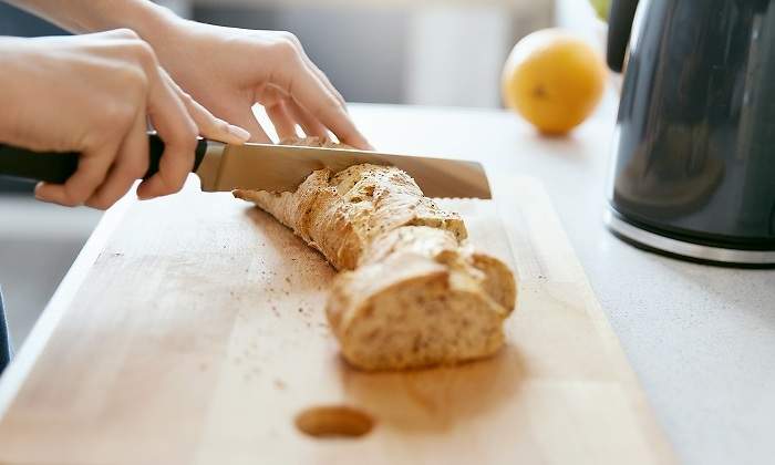 Cortar-pan-rebanadas-migas-iStock.jpg