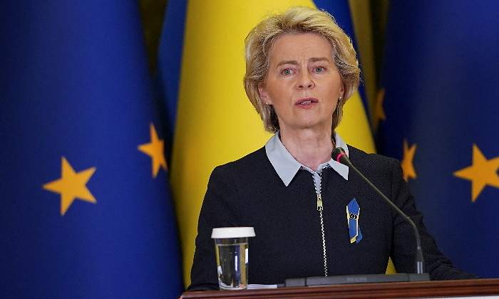 ursula-von-der-leyen-presidenta-comision-europea-bruselas-ue-banderas-ucrania-8abril2022-770x420.jpg