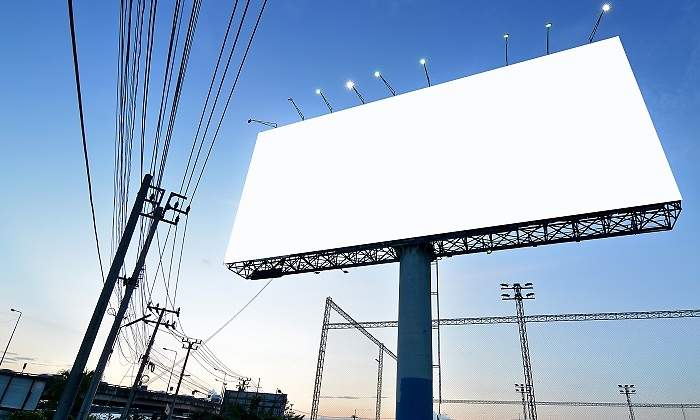 Valla-publicitaria-iStock.jpg