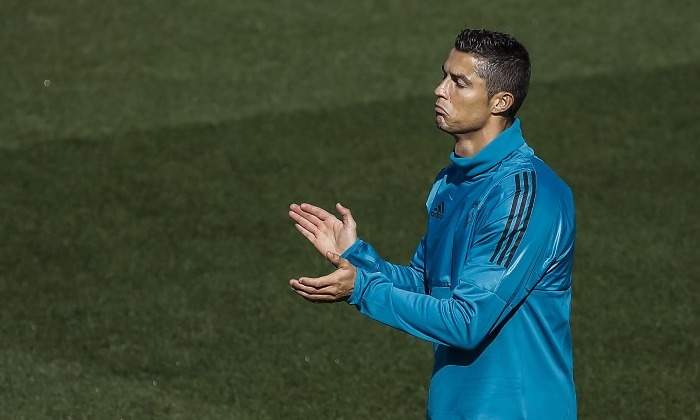CR7-aplaude-entreno-2017-efe.jpg