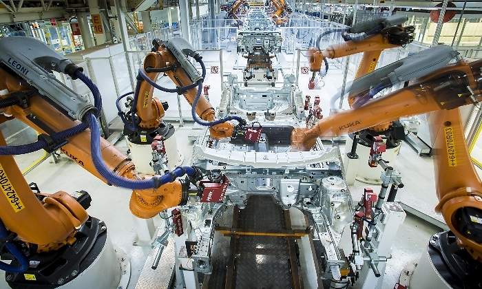 seat-martorell-robot-brazos-chapa.jpg