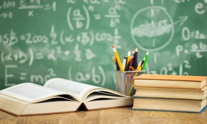 educacion-libros-pizarra.jpg