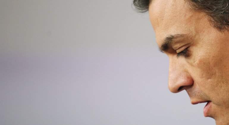 Dimite Pedro Sánchez como secretario general del PSOE