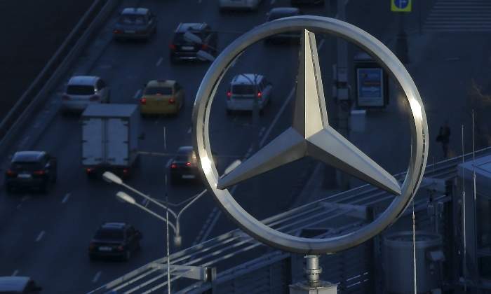 daimler-mercedes-logo-reuters.jpg