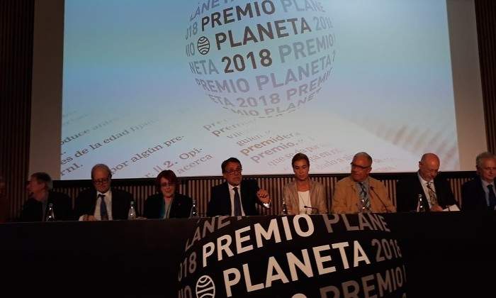 crehueres-presidente-planeta-premio-ep.jpg