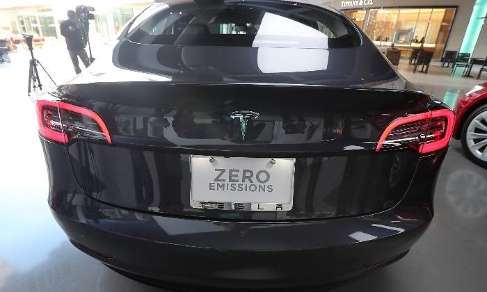 tesla-model-3-02.jpg