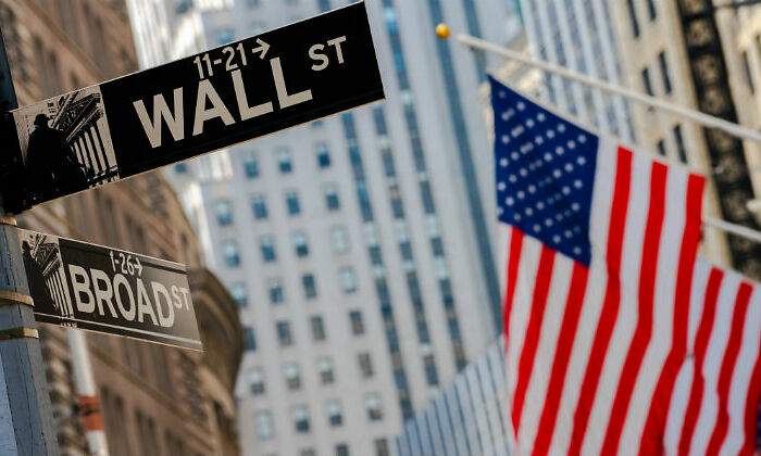 wall-street-banderas-istock.jpg