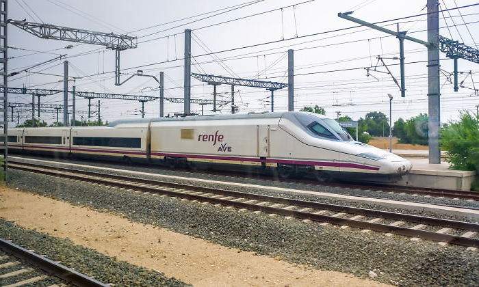 ave-madrid-galicia-1.jpg