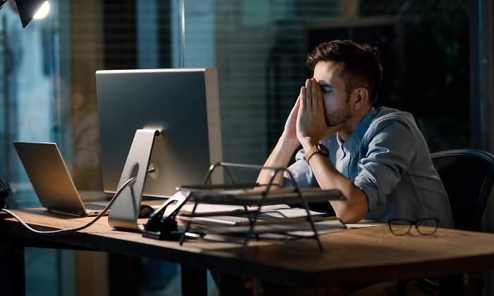trabajador-estresado-teletrabajo-dreamstime-770x420.jpg
